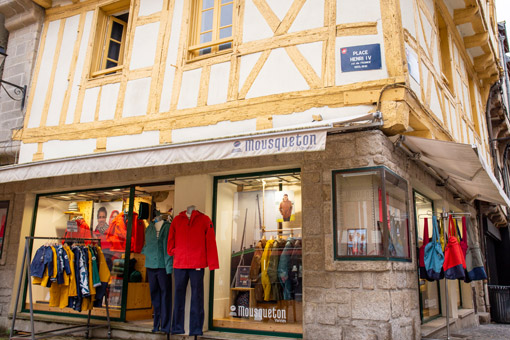 Magasin Mousqueton Vannes de l'extérieur
