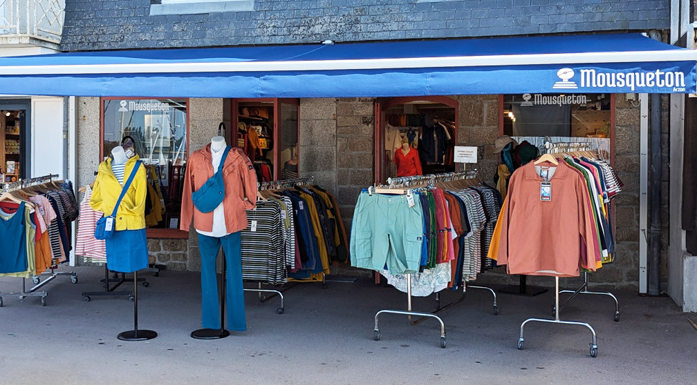 Le magasin Mousqueton à Arzon